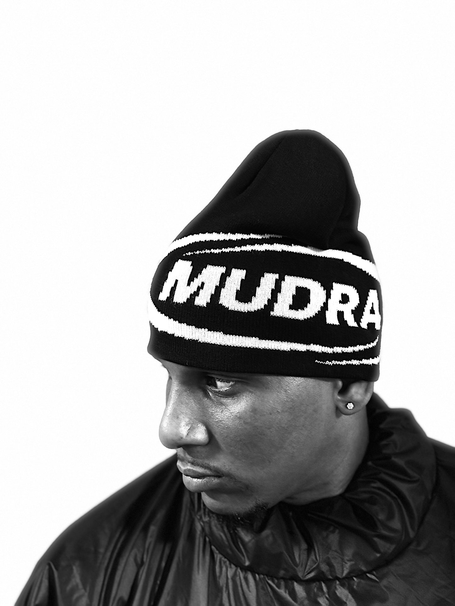 OVAL LOGO KNITTED BEANIE